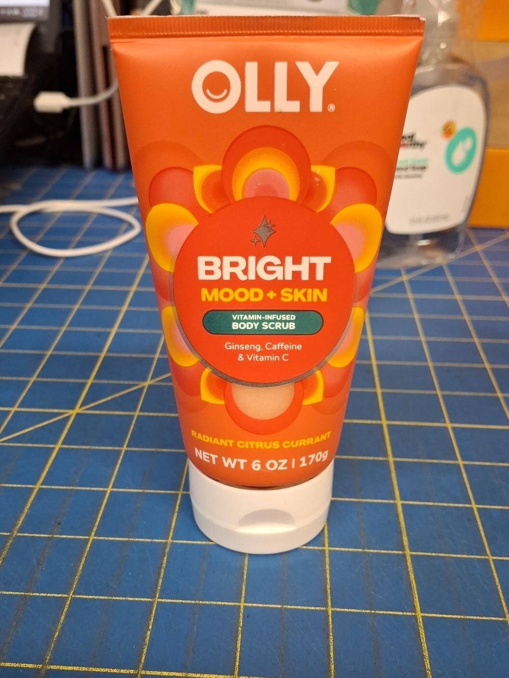 OLLY Bright Mood + Skin Vit Infused Body Scrub Radiant Citrus Currant New 177g
